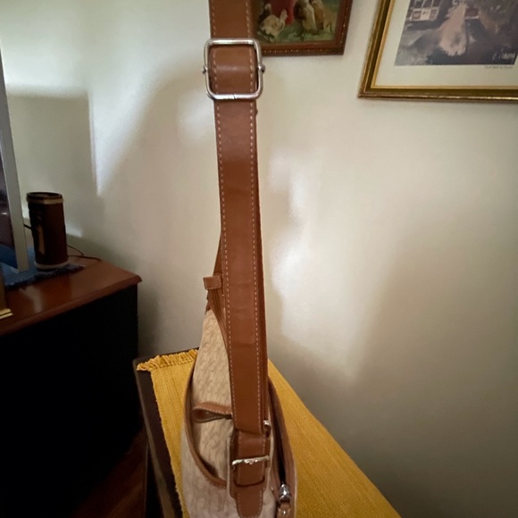 ❌SOLD❌ Fossil Monogrammed Cream/Tan Canvas & Leather Shoulder Bag - Picture 10 of 11